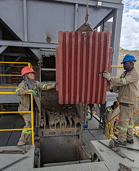 Jaw Plate Replacement Project in Zimbabwe Mining Operation